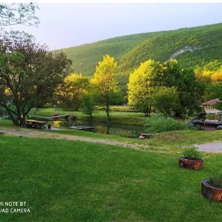 Farmház Vodenica Lug Strmosten