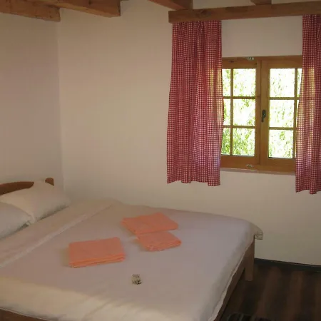 Farmház Vodenica Lug Strmosten