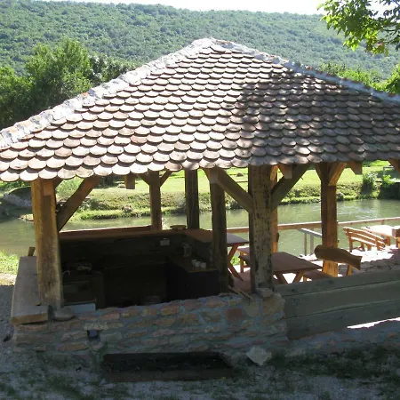 Vodenica Lug Farmház